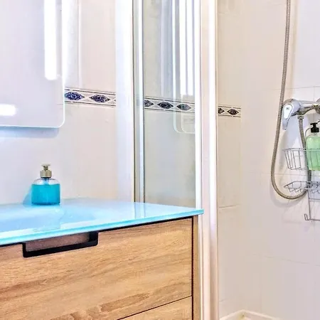 Auditori アパート *